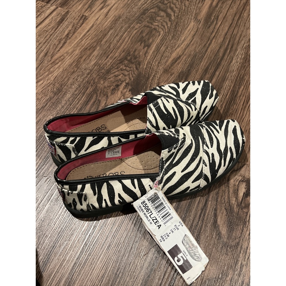 BOBS From Skechers Girls Glitter Zebra Print Slip On Flats Shoes / Size 5Y